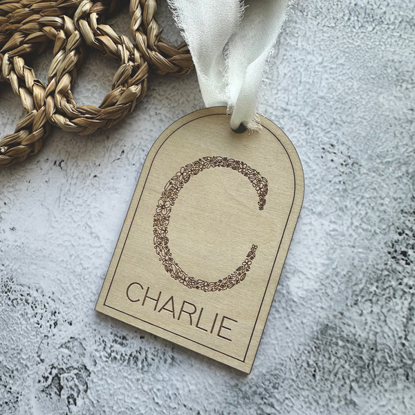 Arched Monogrammed Easter Name Tag